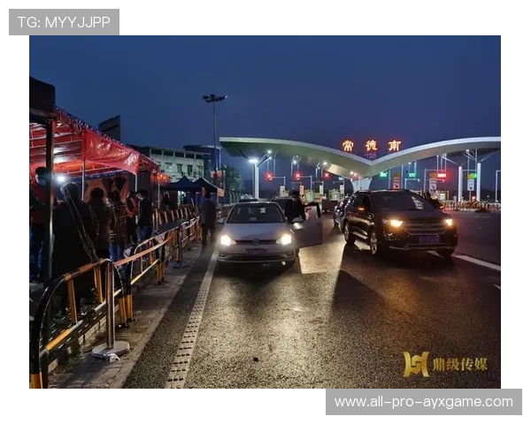 河南队一次高速反击打穿了中路屏障