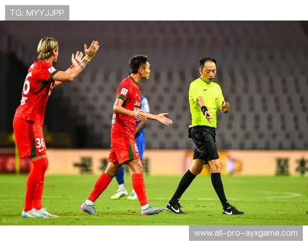 拉莫斯坚持三中卫战术，河南队顽强守住平局